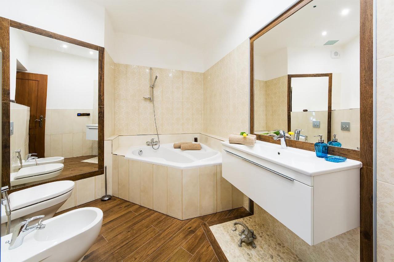 In Heart Of Prague - 2Br 2Ba Elegant Downtown Apt Eksteriør bilde