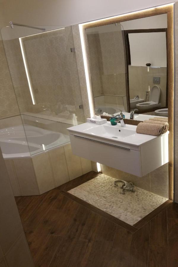 In Heart Of Prague - 2Br 2Ba Elegant Downtown Apt Eksteriør bilde