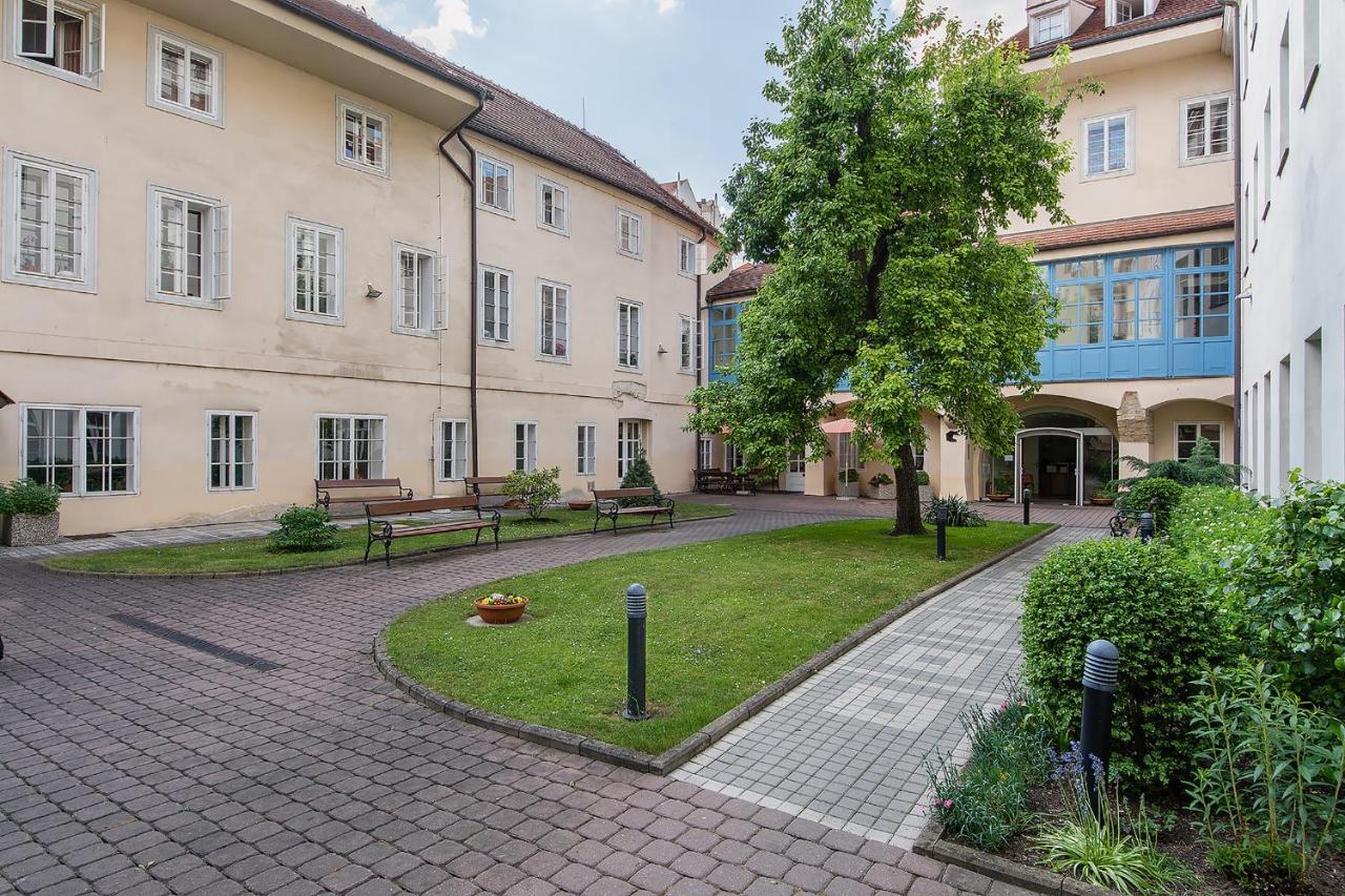 In Heart Of Prague - 2Br 2Ba Elegant Downtown Apt Eksteriør bilde